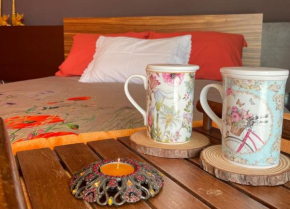 Spacious ensuite and lounge - Perfect to rest near the beach